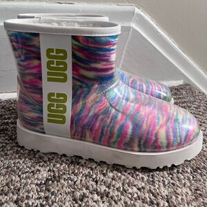 UGG Mini Clear Classic Multi Color Pixelate Boots Booties Waterproof Size 6
